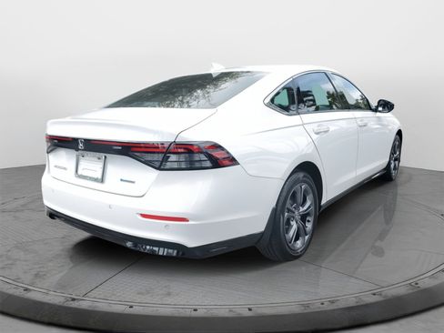 New 2025 Honda Accord EX-L image 4