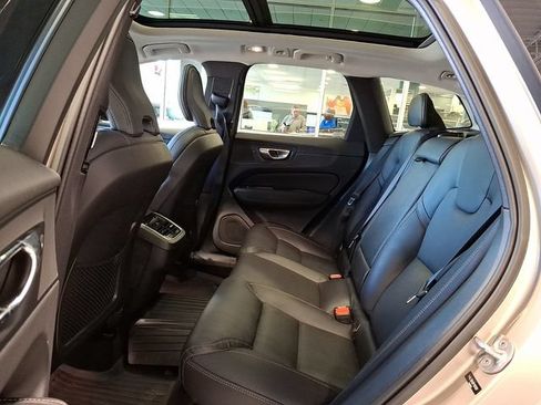 Used 2023 Volvo XC60 B5 Ultimate w/ Climate Package AWD/4WD image 9