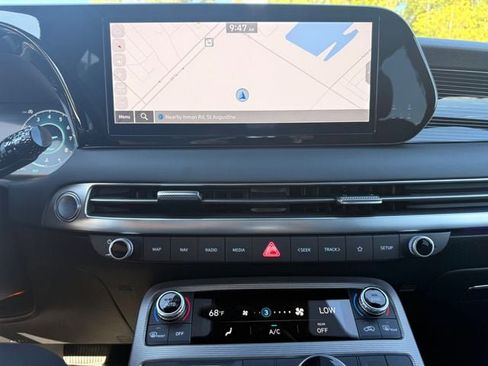 Used 2025 Hyundai Palisade Calligraphy FWD image 7