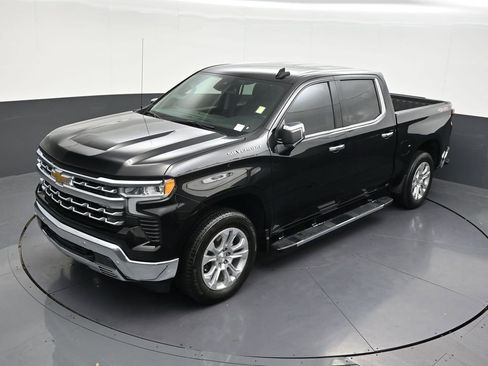 Used 2025 Chevrolet Silverado 1500 LTZ AWD/4WD image 16