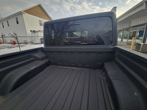 Used 2023 Jeep Gladiator Willys image 25