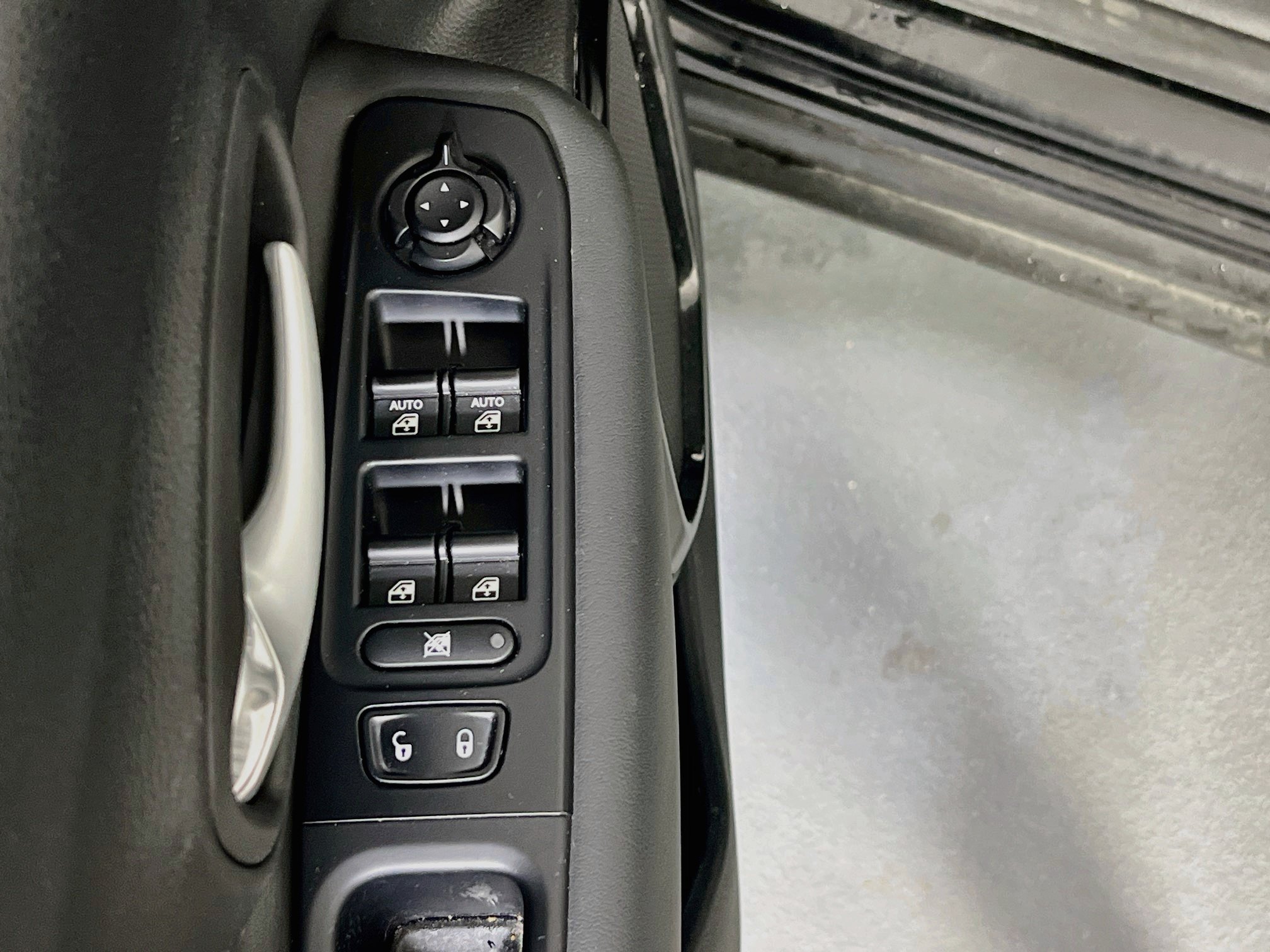 Used 2023 Jeep Renegade Altitude w/ Convenience Group I AWD/4WD image 18