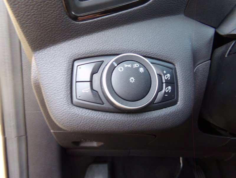 Used 2017 Ford Escape Titanium w/ Equipment Group 301A AWD/4WD image 39