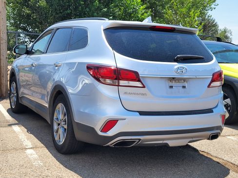 Used 2018 Hyundai Santa Fe SE w/ Cargo Package FWD image 7