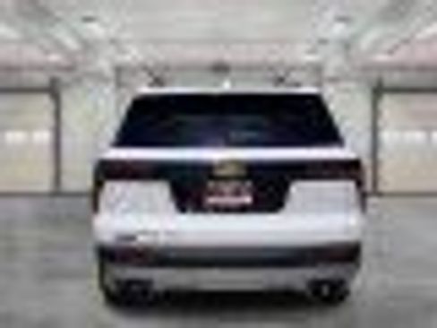 New 2025 Chevrolet Traverse LT image 6