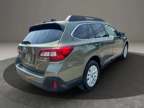 Used 2018 Subaru Outback 2.5i Premium AWD/4WD image 5