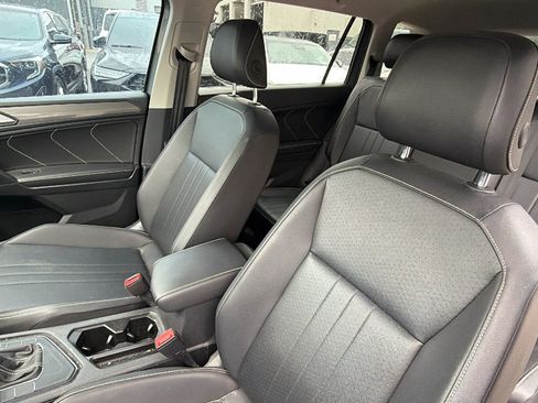 Used 2022 Volkswagen Tiguan SE FWD image 17
