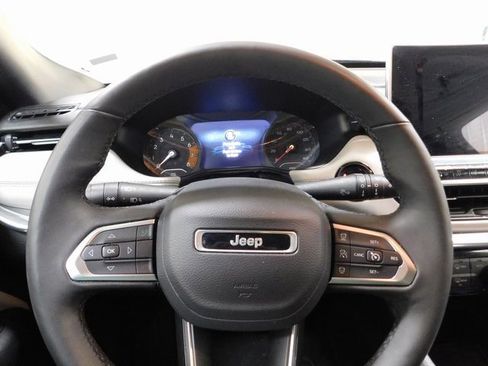 Used 2024 Jeep Compass Limited image 6