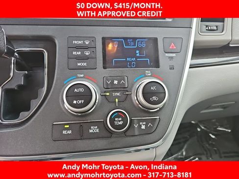 Used 2017 Toyota Sienna XLE Premium FWD image 24