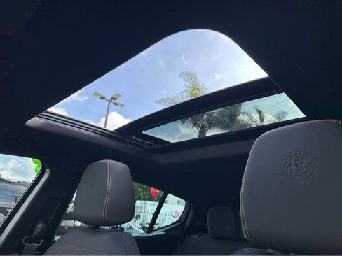 Used 2024 Alfa Romeo Tonale Ti image 7