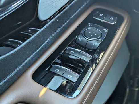 Certified 2023 Lincoln Aviator Reserve w/ Equipment Group 201A image 25