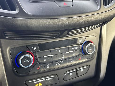 Used 2018 Ford Escape SEL image 19