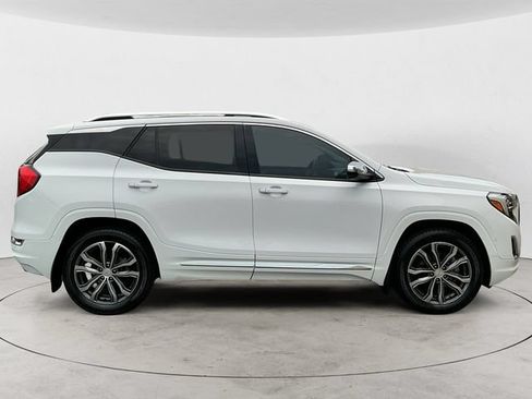 Used 2018 GMC Terrain Denali w/ GMC Pro Grade Package AWD/4WD image 4