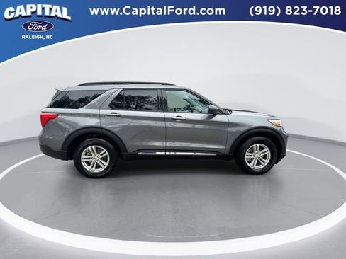 Certified 2023 Ford Explorer XLT image 9