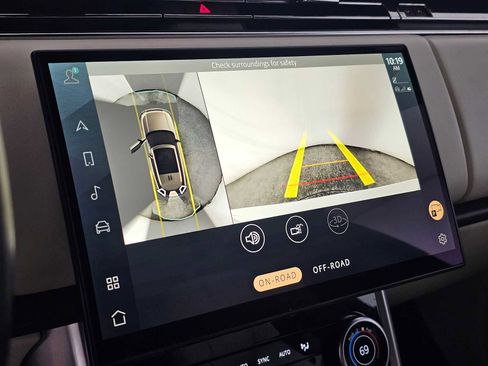 Used 2023 Land Rover Range Rover SE image 26