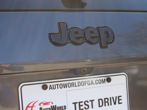 Used 2019 Jeep Cherokee Latitude Plus image 19