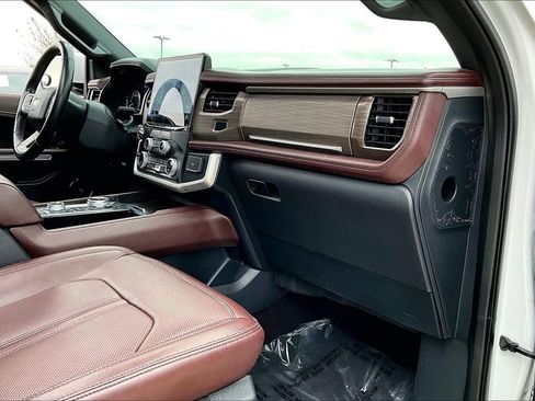 Used 2022 Ford Expedition Limited image 20
