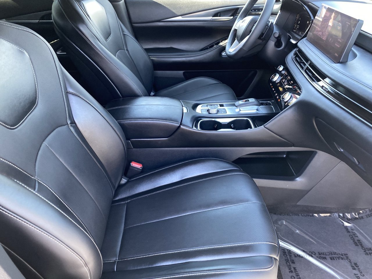 Certified 2027 INFINITI QX60 Luxe w/ Cargo Package AWD/4WD image 10