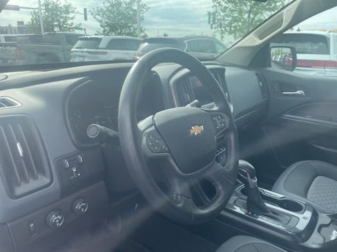 Used 2022 Chevrolet Colorado Z71 AWD/4WD image 8
