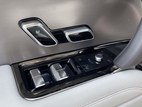 New 2026 Land Rover Range Rover Sport SE AWD/4WD image 33