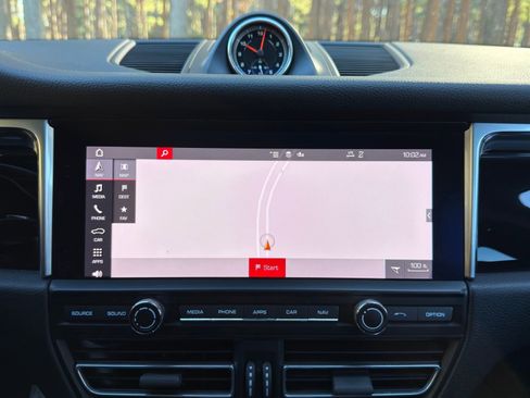 Used 2021 Porsche Macan image 5