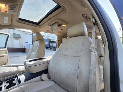 Used 2013 Cadillac Escalade ESV Luxury image 21
