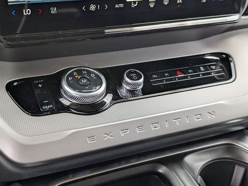 New 2026 Ford Expedition Active image 17