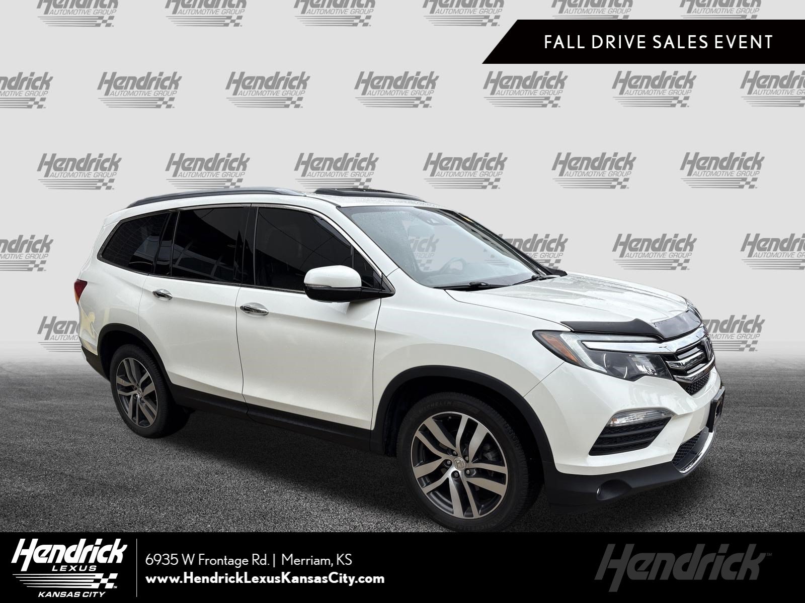 Used 2017 Honda Pilot Elite image 1