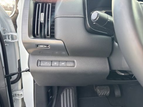 Used 2025 Nissan Pathfinder SL w/ Cargo Package image 27