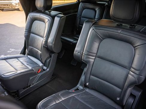 Used 2024 Lincoln Navigator Reserve AWD/4WD image 32