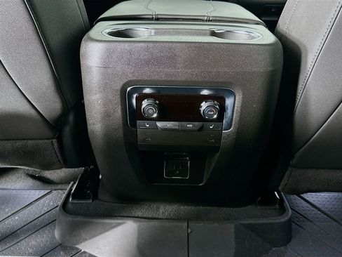 Used 2025 Chevrolet Suburban Z71 w/ Comfort Package AWD/4WD image 21