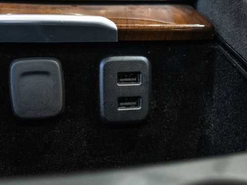 Used 2020 Cadillac Escalade Luxury image 23