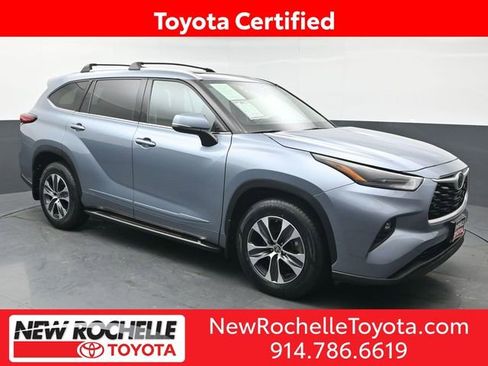 Used 2022 Toyota Highlander XLE image 1