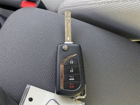 Used 2024 Toyota Corolla LE image 31