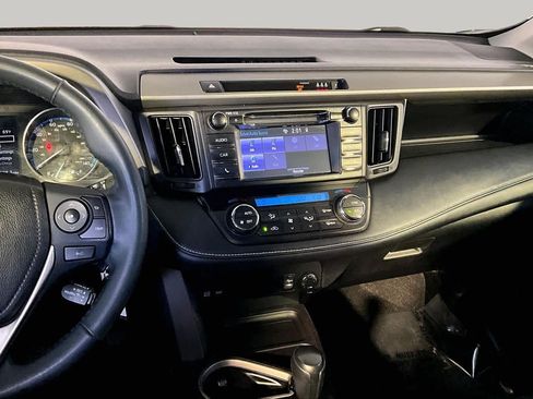 Used 2018 Toyota RAV4 XLE AWD/4WD image 7