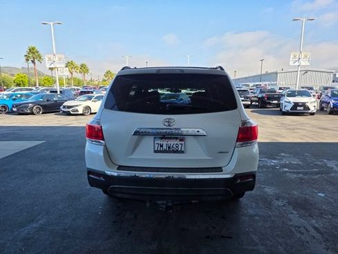 Used 2011 Toyota Highlander Limited w/ Tow Pkg AWD/4WD image 11