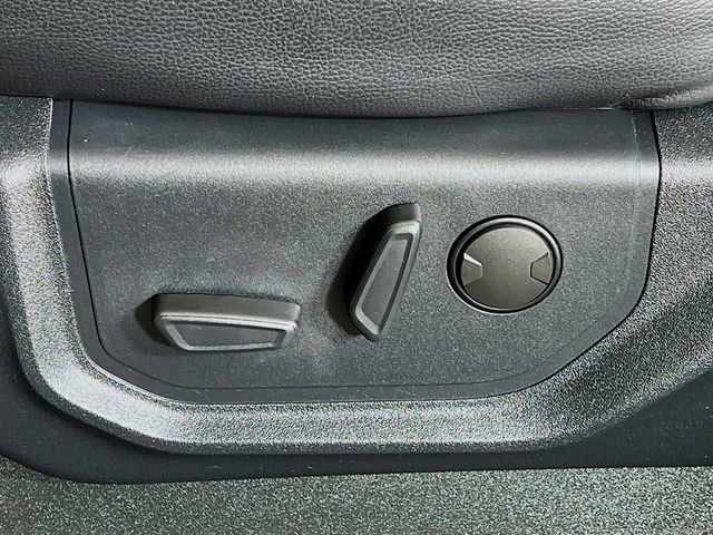 Used 2020 Ford Expedition XLT w/ Equipment Group 201A AWD/4WD image 11