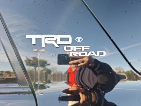 Used 2020 Toyota 4Runner TRD Off-Road image 12