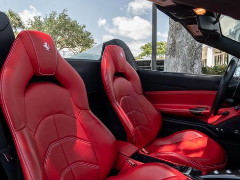 Used 2019 Ferrari 488 Spider image 18