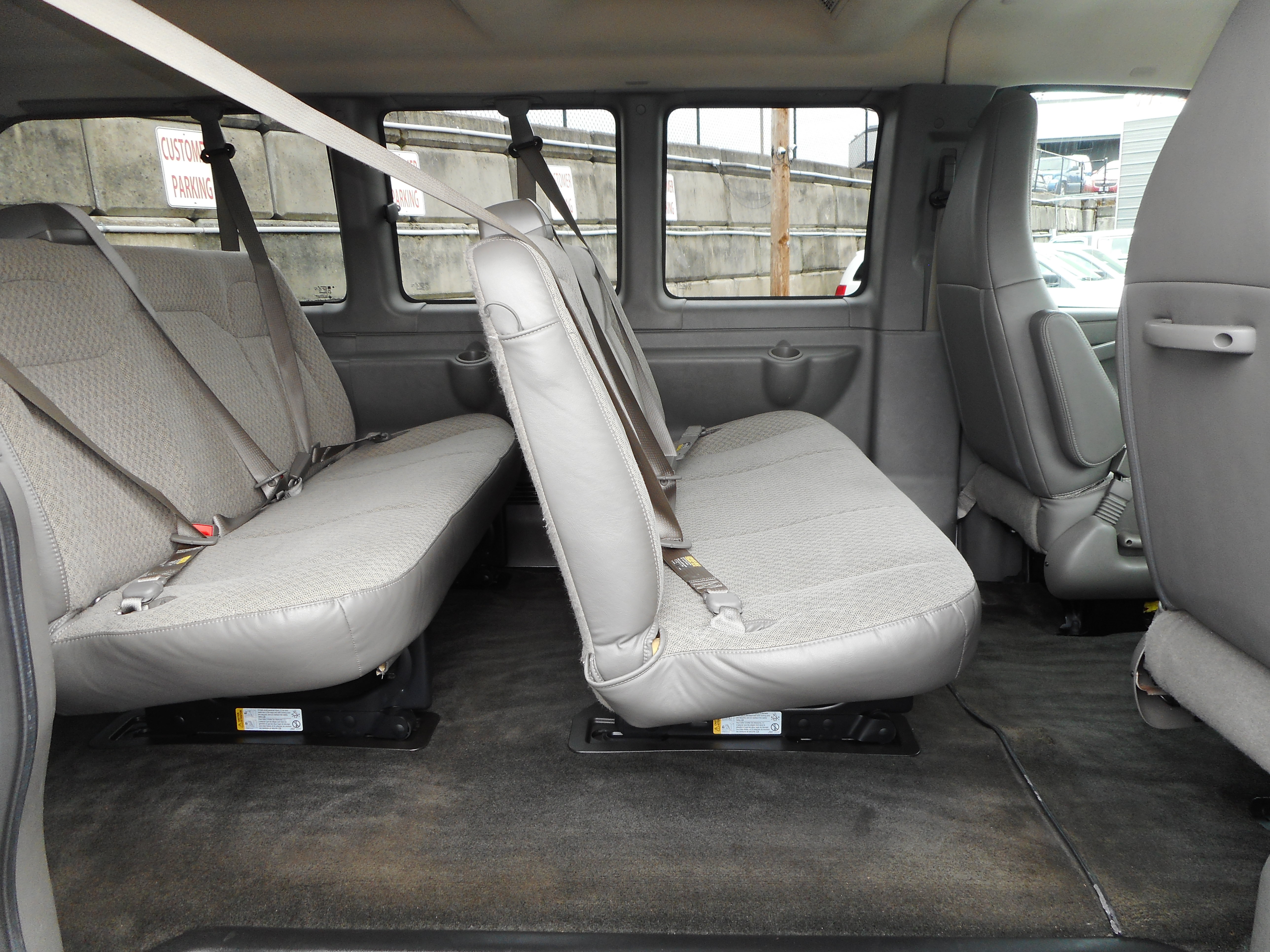 Used 2017 Chevrolet Express 3500 LT w/ LT Preferred Equipment Group RWD image 21