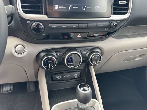 Certified 2025 Hyundai Venue SEL FWD image 23
