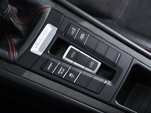 Used 2016 Porsche Boxster Spyder RWD image 24