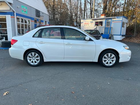 Used 2011 Subaru Impreza 2.5i image 6