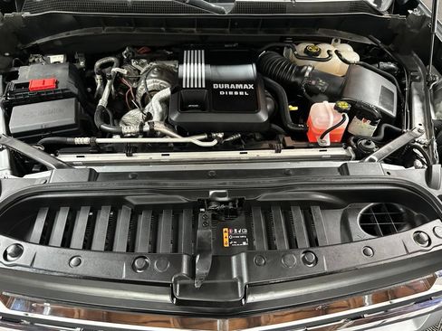 Used 2023 Chevrolet Silverado 1500 LT AWD/4WD image 34