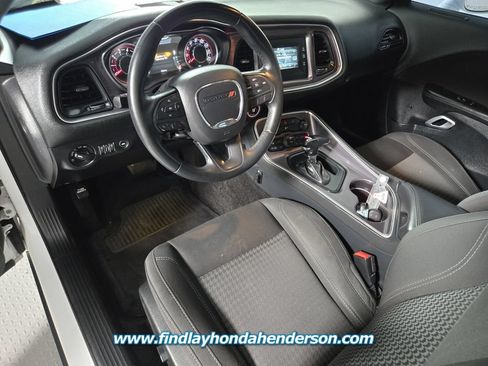Used 2015 Dodge Challenger SXT RWD image 16