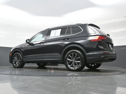 Used 2022 Volkswagen Tiguan SE AWD/4WD image 30