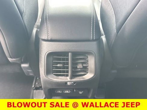 Used 2022 Jeep Cherokee Latitude Lux AWD/4WD image 18