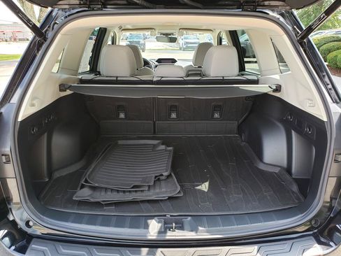 Used 2020 Subaru Forester Premium AWD/4WD image 14