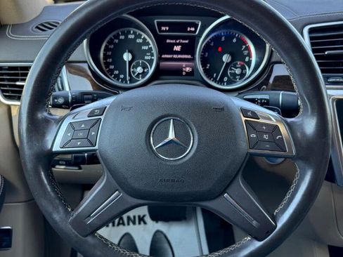 Used 2016 Mercedes-Benz GL 450 4MATIC w/ Premium I Package image 11