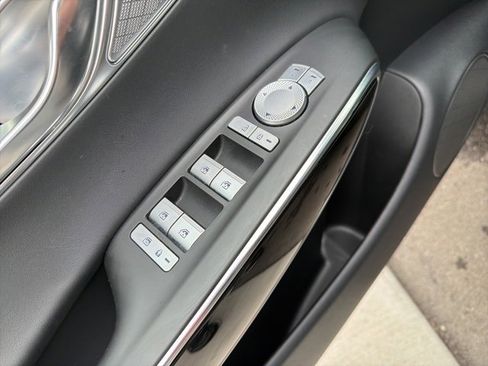 Used 2025 Genesis GV70 2.5T image 21